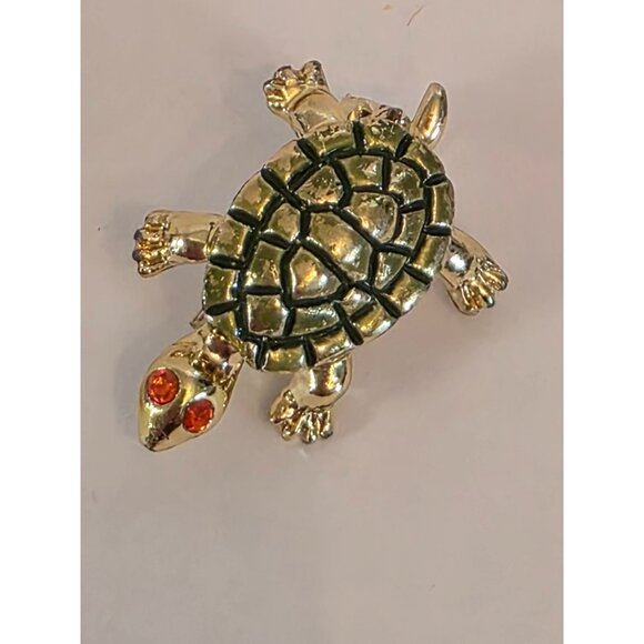 Turtle Animal Brooch Pin With Red Gem Eyes Gold-Plated & Green Enamel - Picture 1 of 4